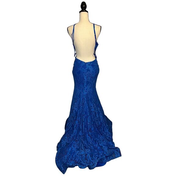 La Femme Womens Size 0 Trumpet Evening Gown Dress Blue Lace Train Cross Straps - Picture 4 of 9
